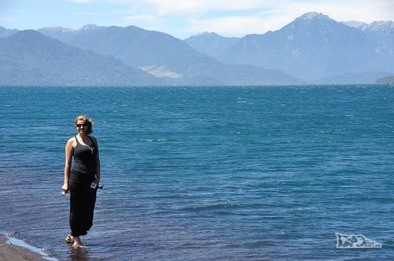 Testando as águas geladas do Lago de Todos os Santos, na rota entre Puerto Varas, no sul do Chile, e Bariloche, na Argentina